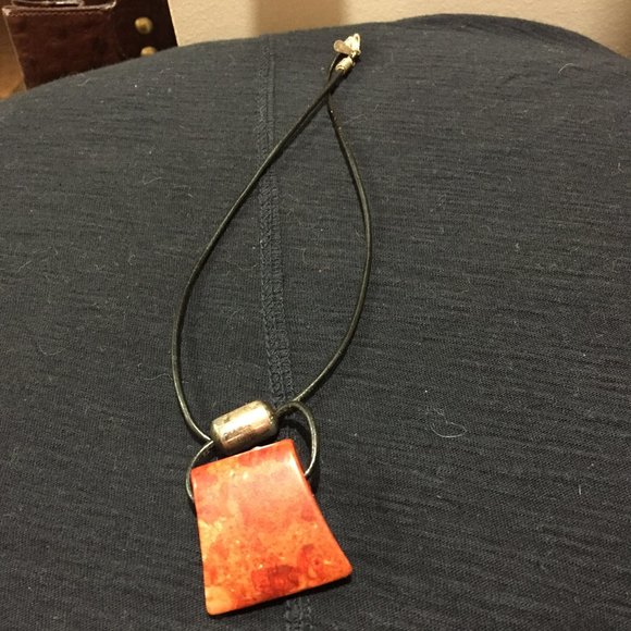RED GEMSTONE WITH BLACK STRING NECKLACES - Picture 6 of 6